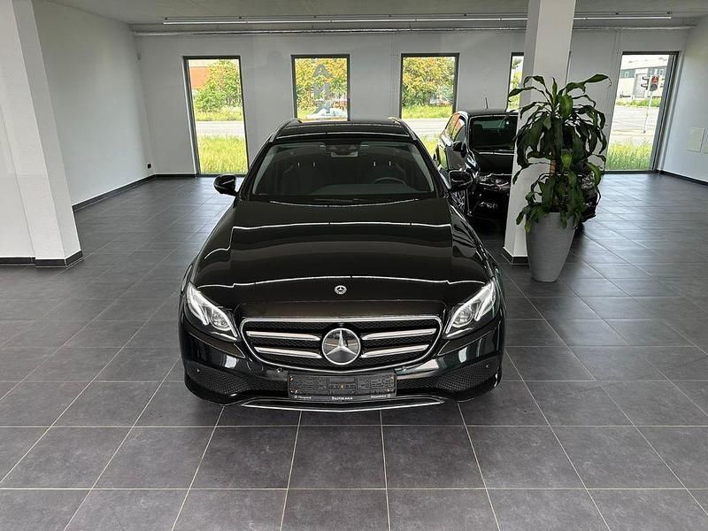 Gebraucht Mercedes E450 Avantgarde 367 PS (269 kW) 2020 Schwarz Limousine