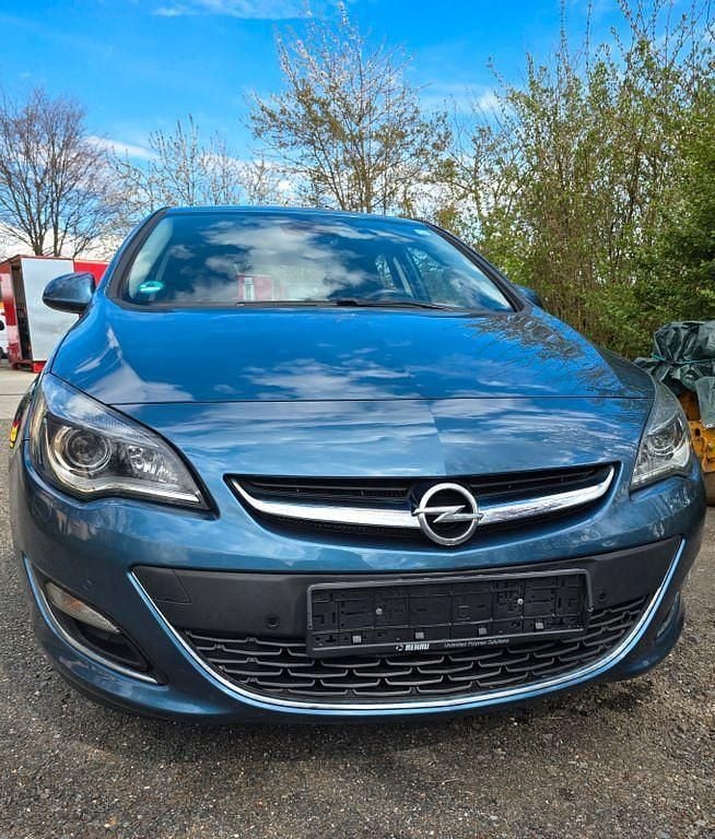 Blau Gebraucht 2013 Opel Astra Innovation Limousine | 4.200 € (Superpreis) - Bild 1/4