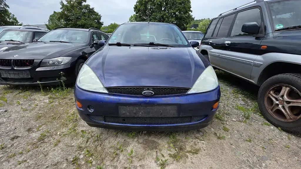 Gebraucht Ford Focus Trend 101 PS (74 kW) 2001 Blau Limousine
