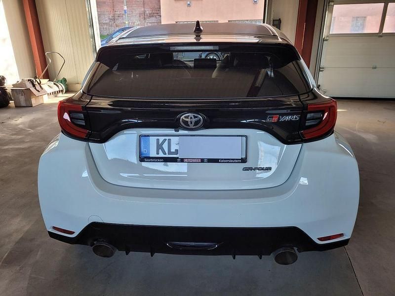 Gebraucht Toyota Yaris 261 PS (191 kW) 2022 Weiß Kleinwagen