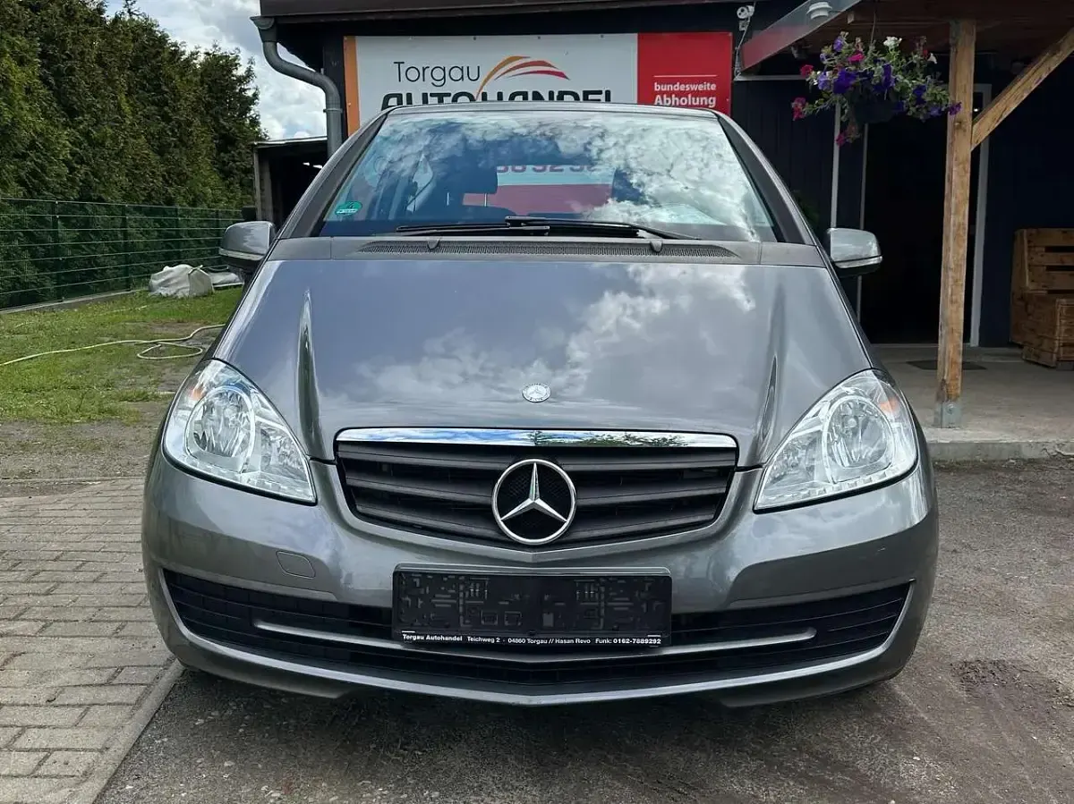 Gebraucht Mercedes A150 95 PS (69 kW) 2009 Grau Kleinwagen