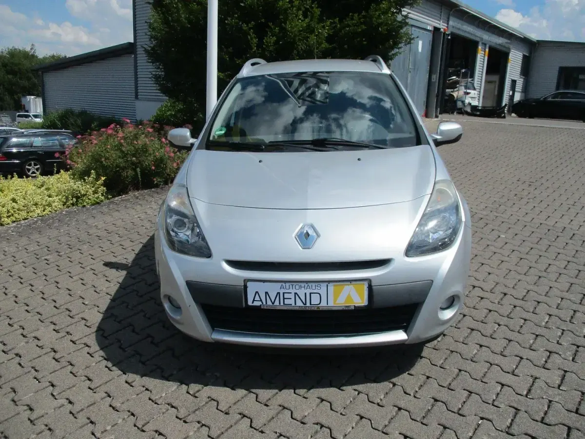 Gebraucht Renault Clio GrandTour Luxe 101 PS (74 kW) 2011 Silber Kombi