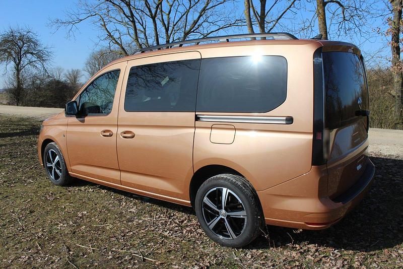 Gebraucht VW Caddy Maxi Life Life 122 PS (89 kW) 2021 Braun Van / Kleinbus