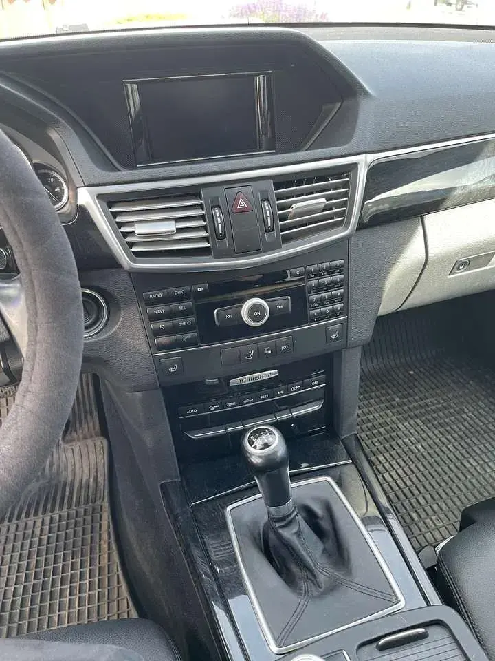 Gebraucht Mercedes E200 136 PS (100 kW) 2011 Grau Kombi