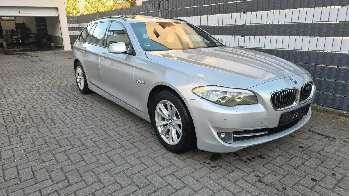 Gebraucht BMW 520 Shadowline 184 PS (135 kW) 2011 Silber Kombi