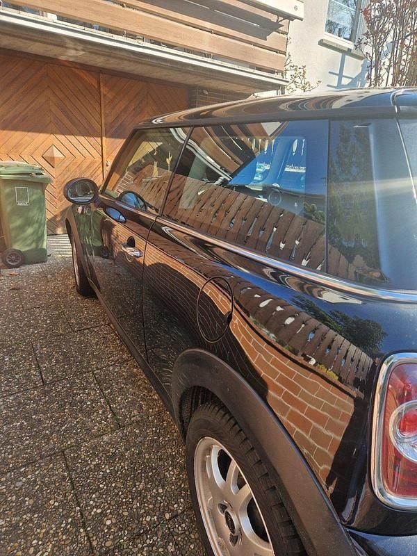 Gebraucht Mini ONE 75 PS (55 kW) 2012 Schwarz Kleinwagen