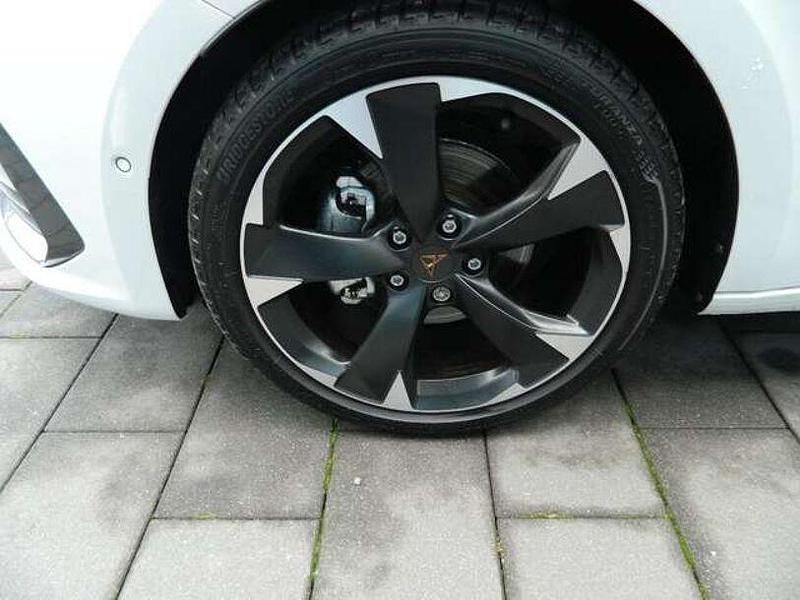 Gebraucht Cupra Leon 150 PS (110 kW) 2023 Nevada weiß Kombi