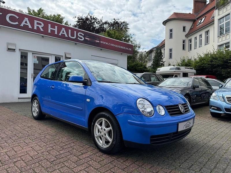 Blau Gebraucht 2002 VW Polo Highline Limousine | 2.580 € (Fairer Preis) - Bild 1/4