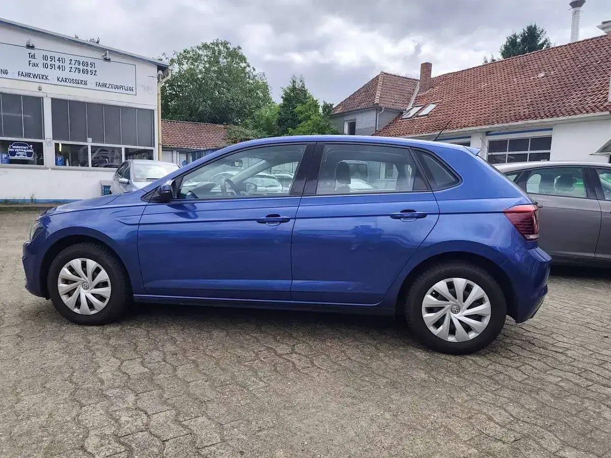 Gebraucht VW Polo Comfortline 95 PS (69 kW) 2020 Reef blue metallic Kleinwagen