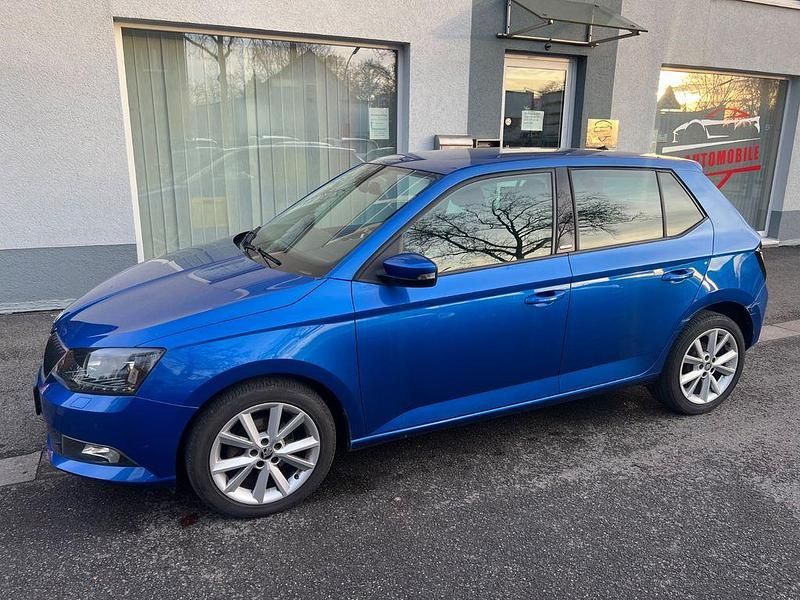 Gebraucht Skoda Fabia Joy 60 PS (44 kW) 2016 Blau Limousine