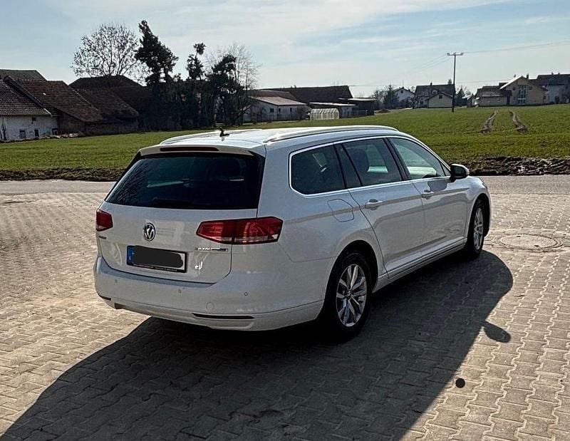 Gebraucht VW Passat Comfortline 150 PS (110 kW) 2015 Weiß Kombi