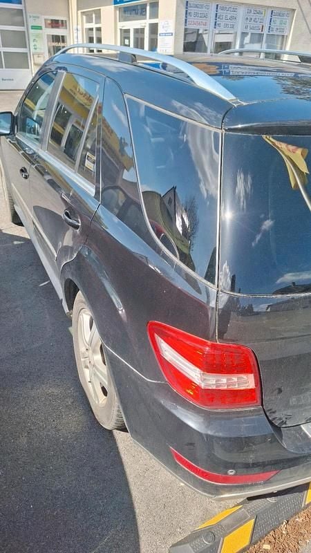 Gebraucht Mercedes ML280 190 PS (139 kW) 2008 Schwarz SUV