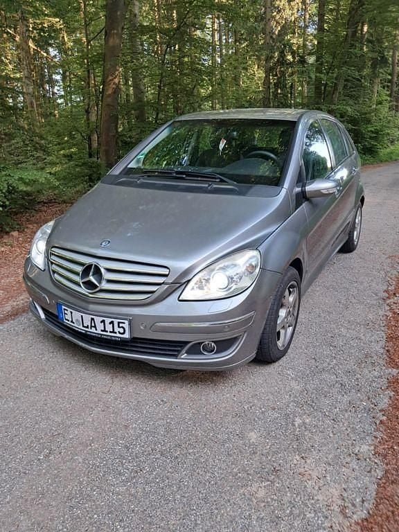 Grau Gebraucht 2006 Mercedes B200 Van / Kleinbus | 3.999 € (Fairer Preis) - Bild 1/4