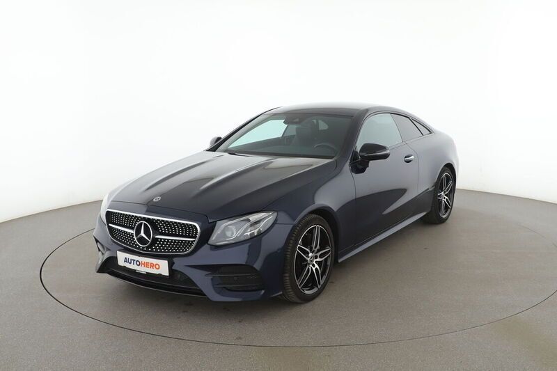 Blau Gebraucht 2019 Mercedes E220 AMG line Coupé | 37.580 € (Fairer Preis) - Bild 1/4