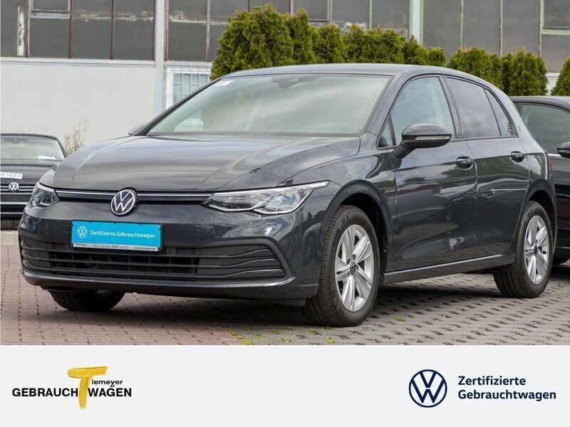 Grau Gebraucht 2022 VW Golf VIII Life Limousine | 20.880 € (Guter Preis) - Bild 1/2