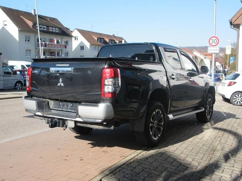 Gebraucht Mitsubishi L200 Select 150 PS (110 kW) 2022 Schwarz Abholung