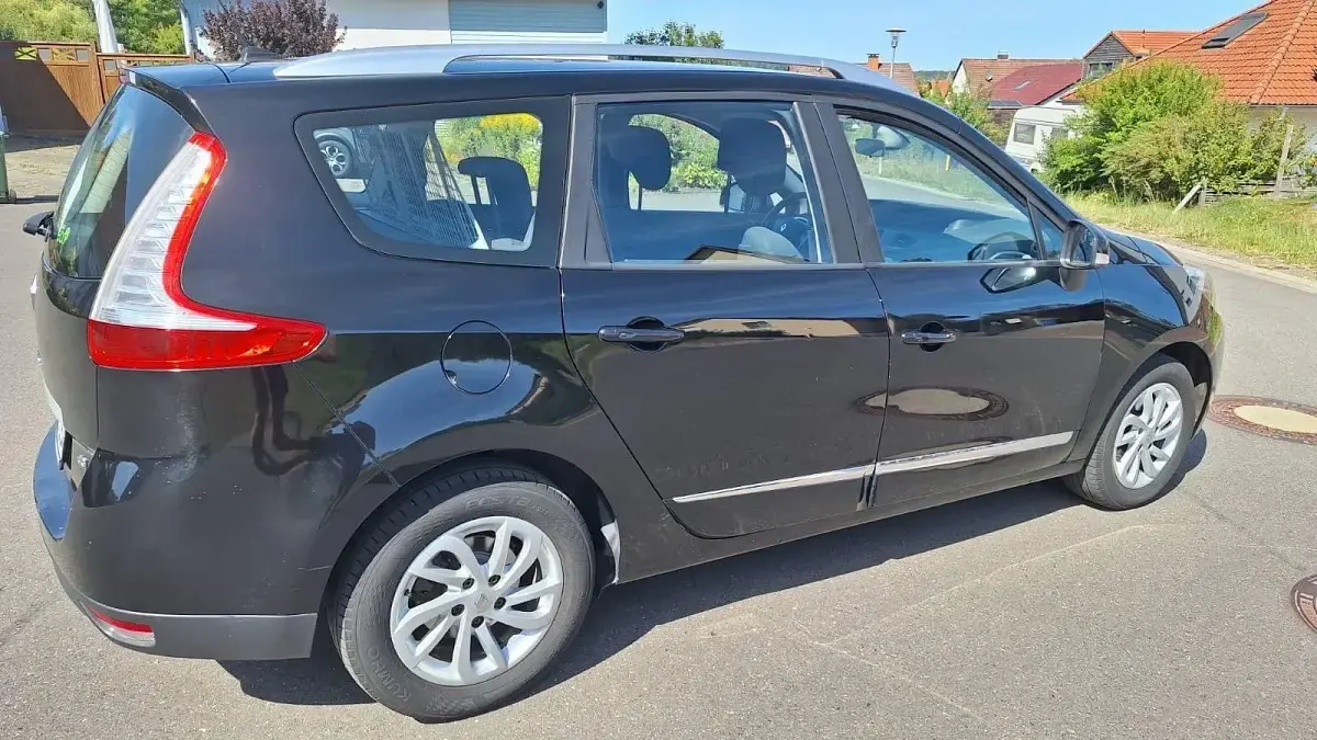 Gebraucht Renault Grand Scénic III Initiale Paris 110 PS (80 kW) 2014 Schwarz Van / Kleinbus