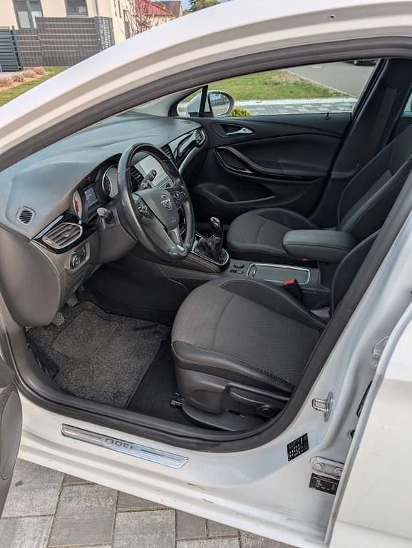 Gebraucht Opel Astra Innovation 150 PS (110 kW) 2016 Weiß Limousine