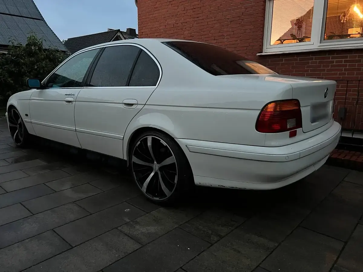 Gebraucht BMW 523 170 PS (125 kW) 2001 Weiß Limousine