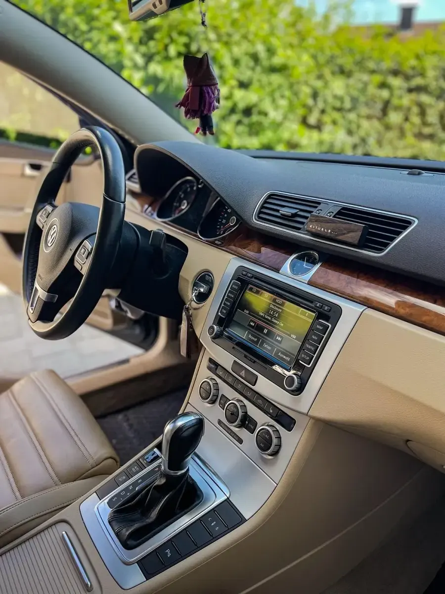 Gebraucht VW Passat R-line 160 PS (117 kW) 2012 Schwarz Limousine