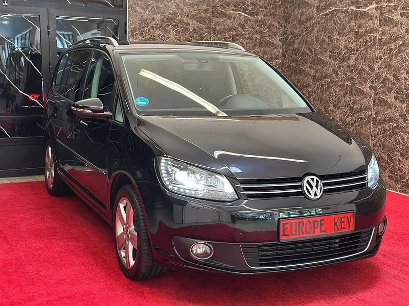 Schwarz Gebraucht 2015 VW Touran Highline Van / Kleinbus | 10.490 € (Superpreis) - Bild 1/4