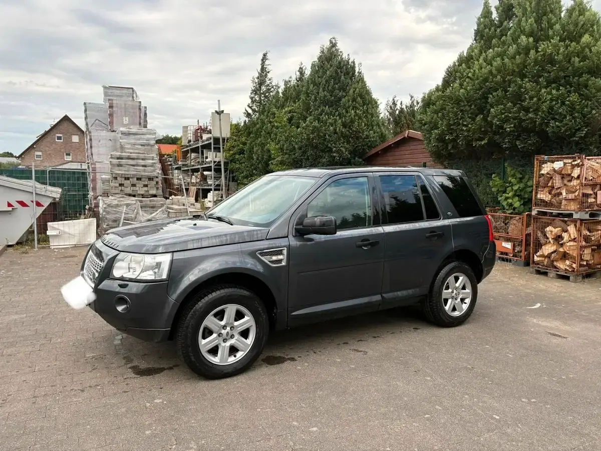 Gebraucht Land Rover Freelander 2 152 PS (111 kW) 2011 Grau SUV