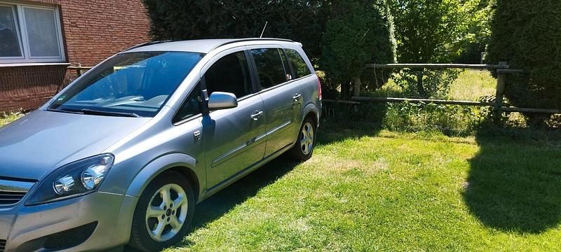 Silber Gebraucht 2010 Opel Zafira Kleinwagen | 1.200 € (Superpreis) - Bild 1/4