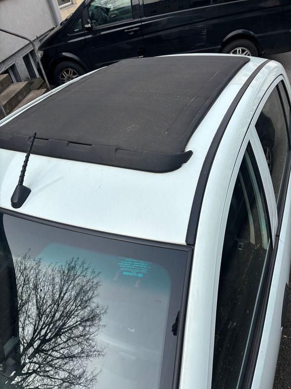 Gebraucht Hyundai i10 Edition 69 PS (50 kW) 2013 Weiß Kleinwagen