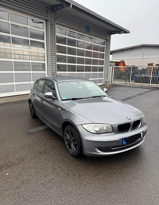Gebraucht BMW 116 120 PS (88 kW) 2009 Grau Kleinwagen