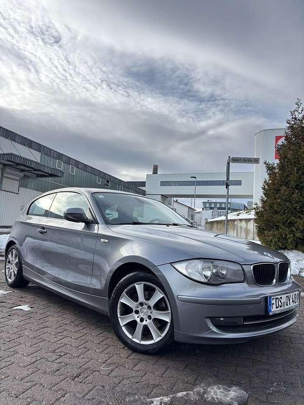 Gebraucht BMW 116 122 PS (89 kW) 2009 Grau Kleinwagen