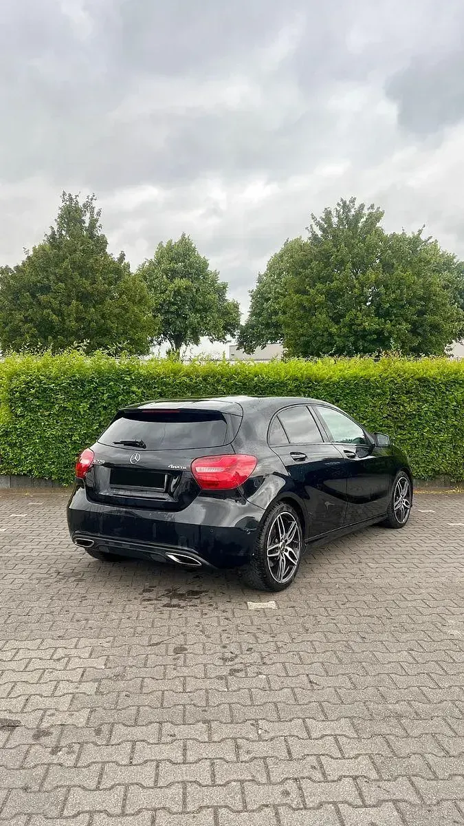 Gebraucht Mercedes A220 Urban 184 PS (135 kW) 2016 Schwarz Limousine