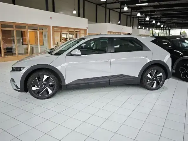 Gebraucht Hyundai Ioniq 5 Basis 125 kW (170 PS) 2024 Grau SUV