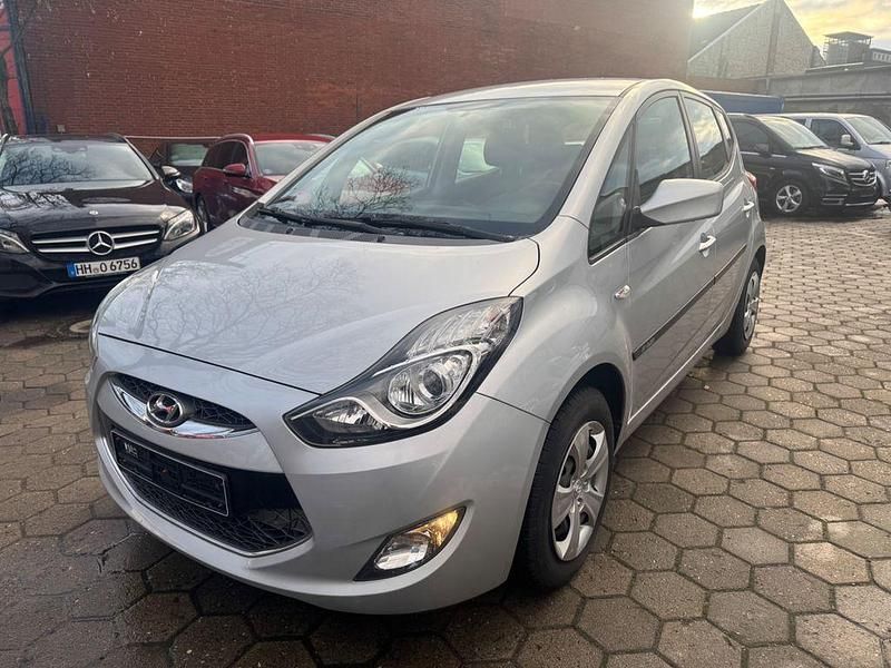 Gebraucht Hyundai ix20 90 PS (66 kW) 2012 Silber Kleinwagen