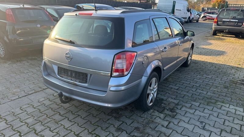 Gebraucht Opel Astra Edition 90 PS (66 kW) 2009 Silber Kombi