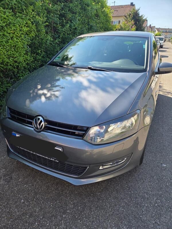 Grau Gebraucht 2013 VW Polo Life Kleinwagen | 5.499 € (Fairer Preis) - Bild 1/4
