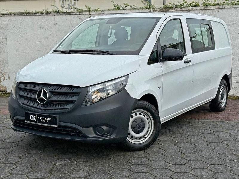 Weiß Gebraucht 2023 Mercedes Vito Van / Kleinbus | 24.800 € (Superpreis) - Bild 1/4