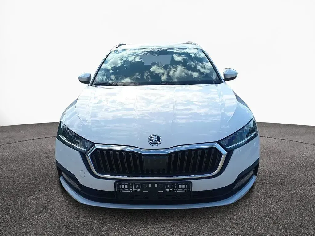 Gebraucht Skoda Octavia Ambition 150 PS (110 kW) 2022 Weiß Kombi