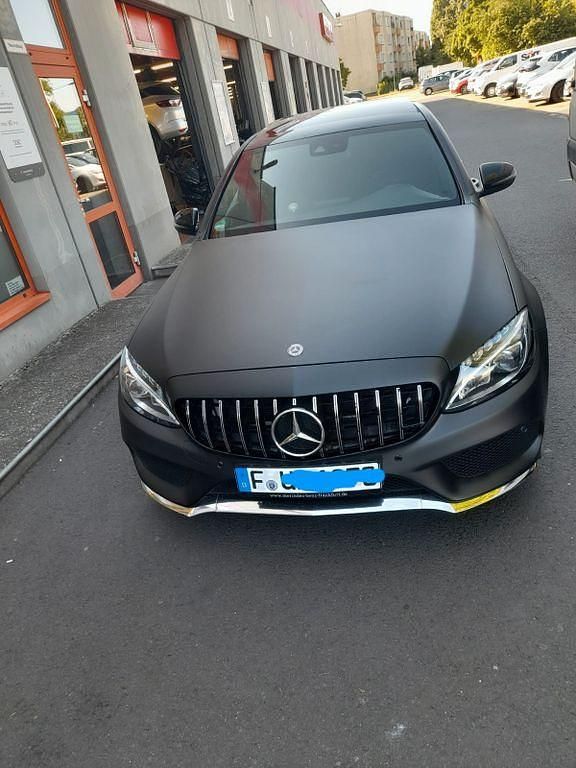 Schwarz Gebraucht 2017 Mercedes C250 AMG line Limousine | 22.900 € (Etwas zu teuer) - Bild 1/4