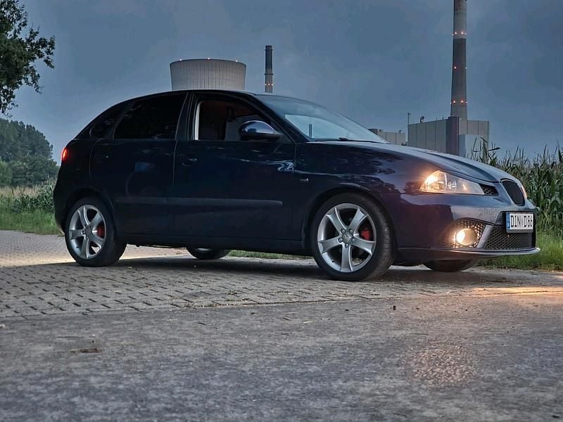 Blau Gebraucht 2009 Seat Ibiza Kleinwagen | 400 € (Superpreis) - Bild 1/4