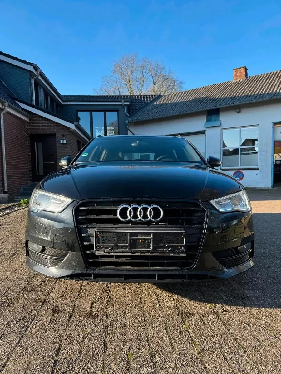 Second-hand Audi A3 Attraction 150 CP (110 kW) 2014 Negru Berlinǎ