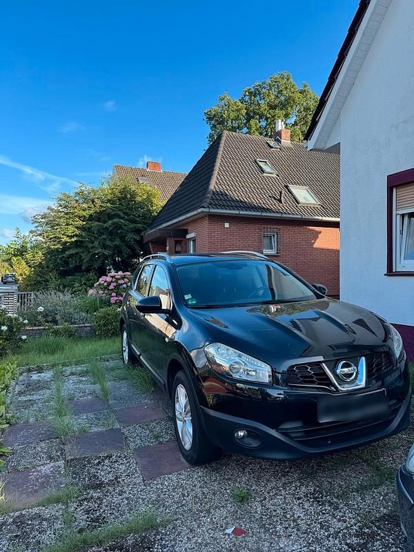 Schwarz Gebraucht 2010 Nissan Qashqai SUV | 6.500 € (Etwas zu teuer) - Bild 1/4