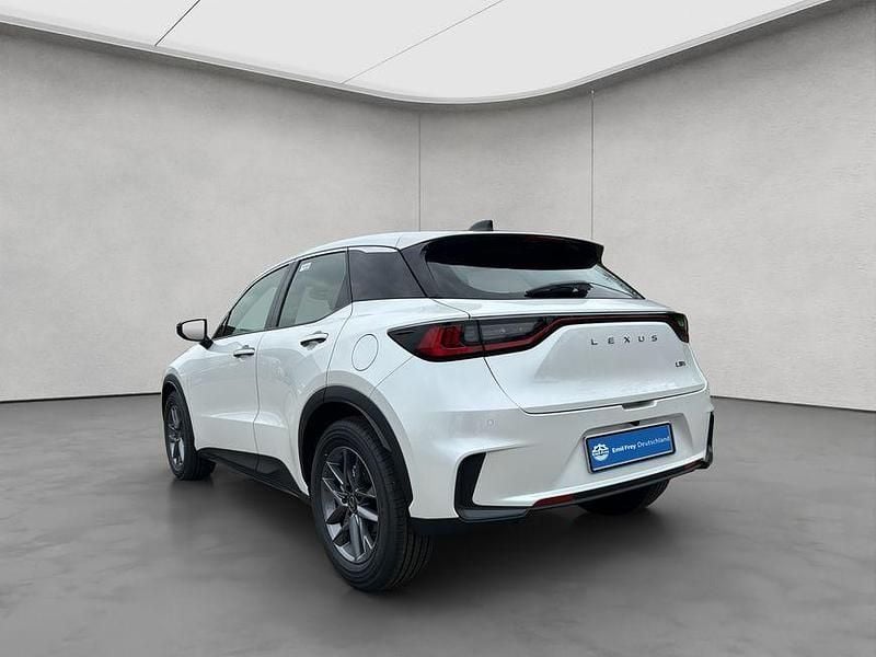 Neu Lexus LBX 136 PS (100 kW) 2026 Titaniumweiß SUV