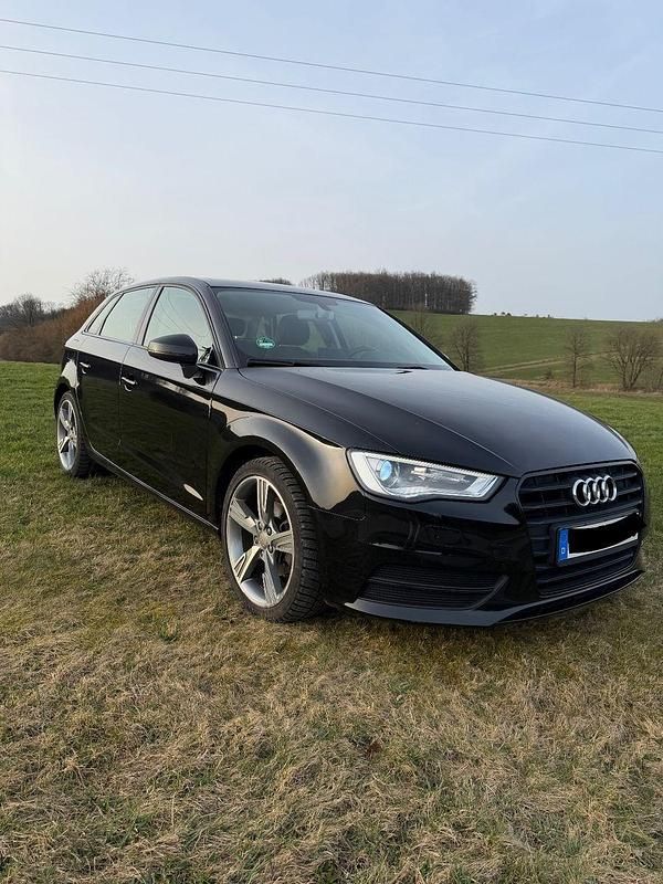 Gebraucht Audi A3 Attraction 110 PS (80 kW) 2016 Schwarz Limousine