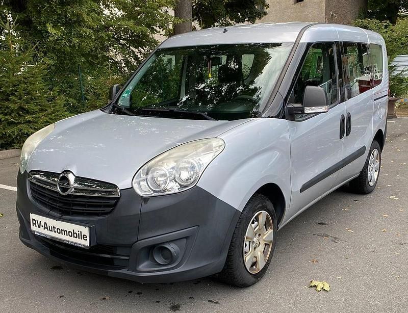 Silber Gebraucht 2015 Opel Combo Selection Van / Kleinbus | 4.700 € (Teuer) - Bild 1/4