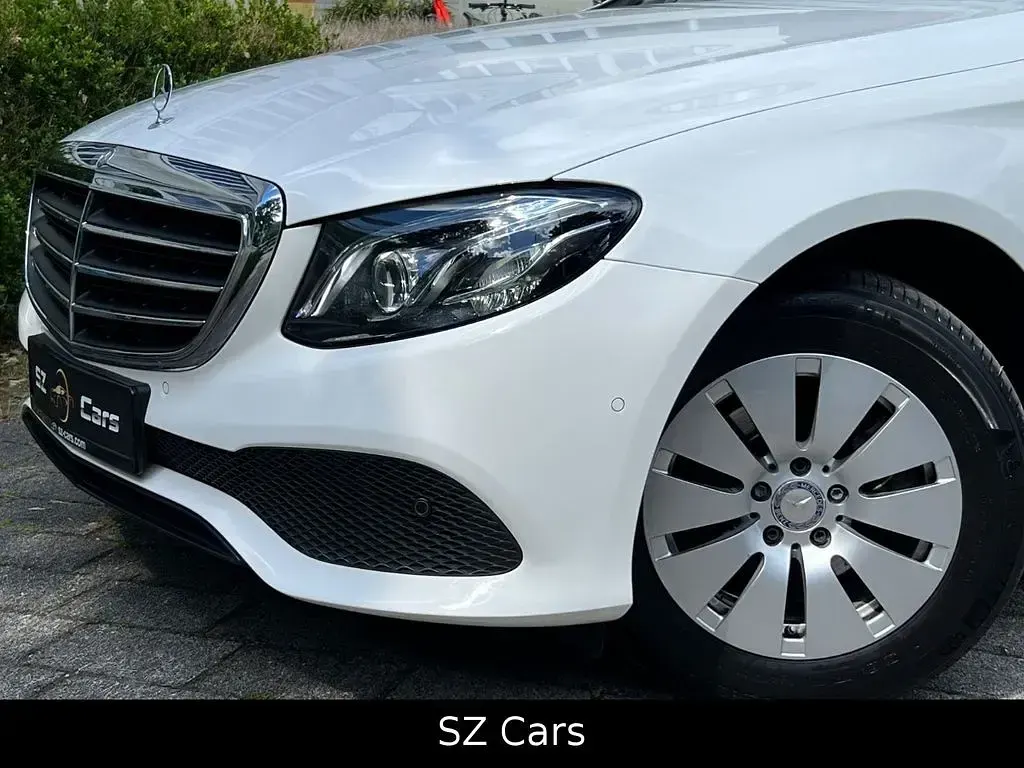 Gebraucht Mercedes E200 184 PS (135 kW) 2016 Weiß Limousine