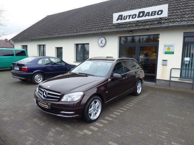 Braun Gebraucht 2011 Mercedes C200 Avantgarde Kombi | 12.985 € (Fairer Preis) - Bild 1/4