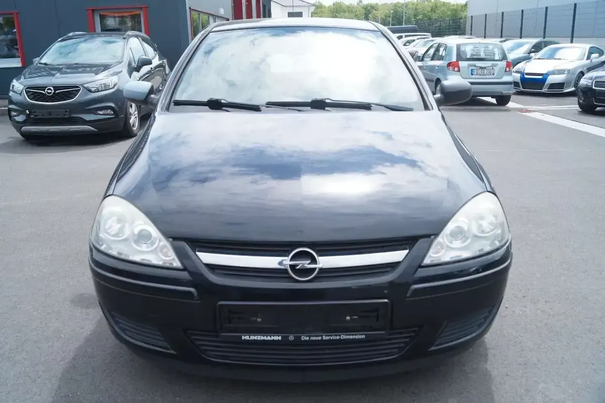 Usado Opel Corsa Edition 80 HP (58 kW) 2006 Preto Citadino