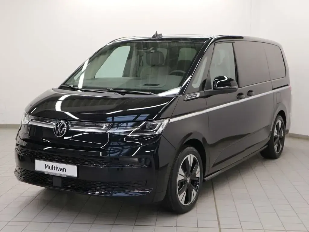 Używany VW T7 Style 150 KM (110 kW) 2025 Czarny Van