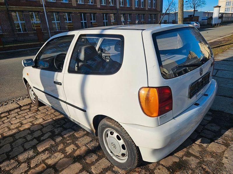 Gebraucht VW Polo 60 PS (44 kW) 1997 Weiß Limousine