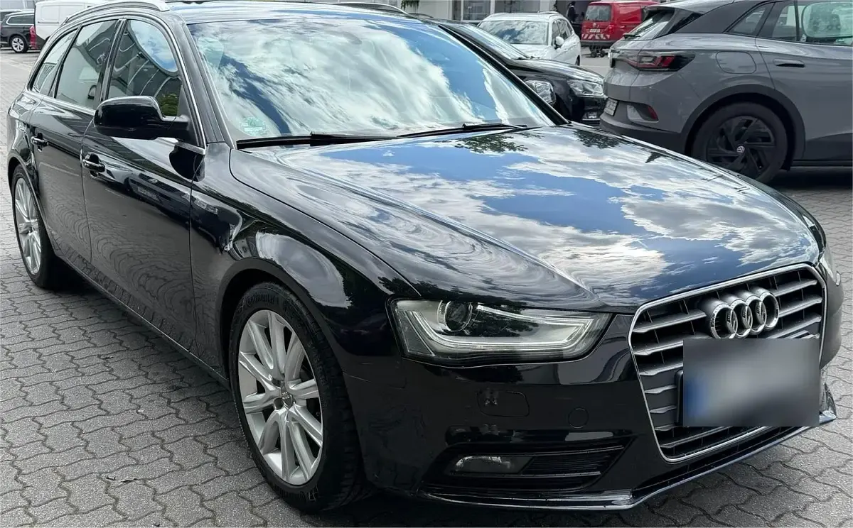 Gebraucht Audi A4 133 PS (97 kW) 2012 Schwarz Kombi